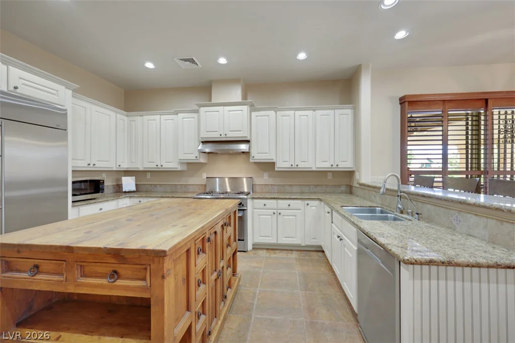 651 Du Fort, Henderson, NV 89002