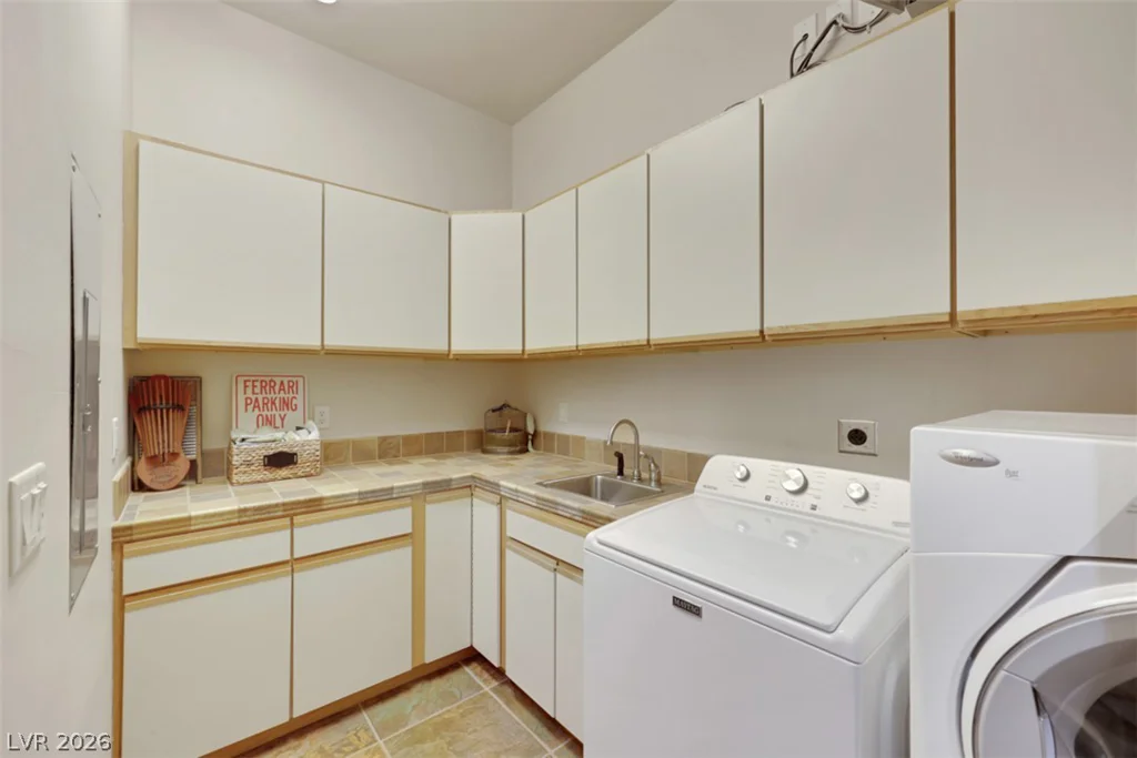 651 Du Fort, Henderson, NV 89002