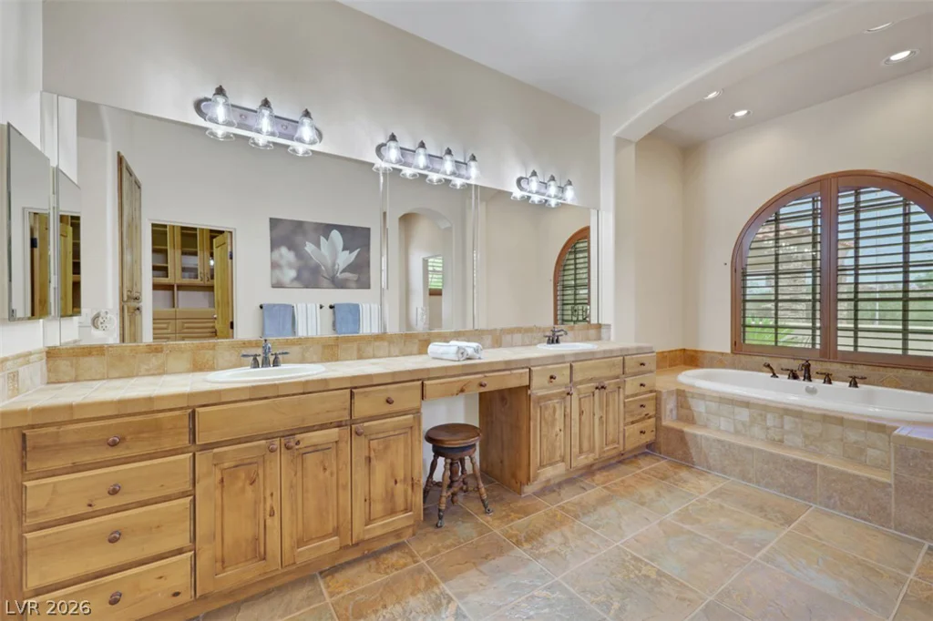 651 Du Fort, Henderson, NV 89002