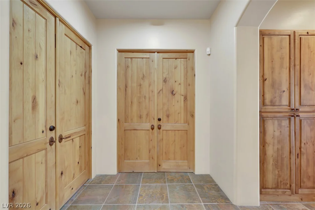 651 Du Fort, Henderson, NV 89002