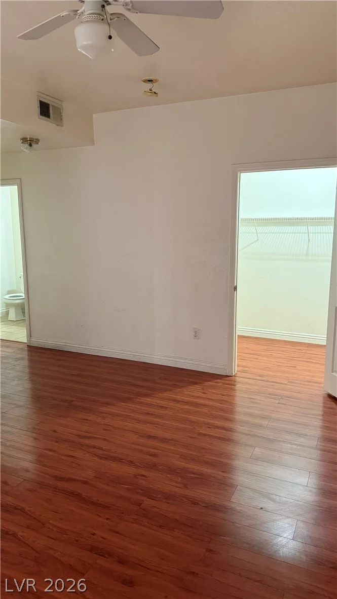 5225 Reno, Las Vegas, NV 89118