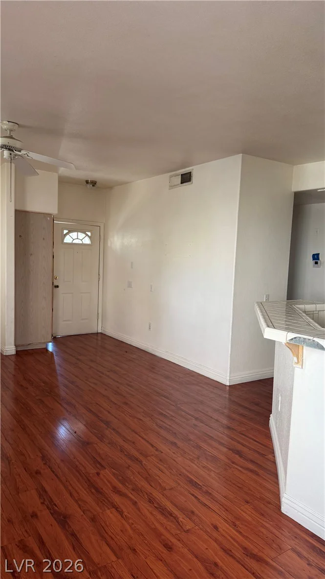 5225 Reno, Las Vegas, NV 89118