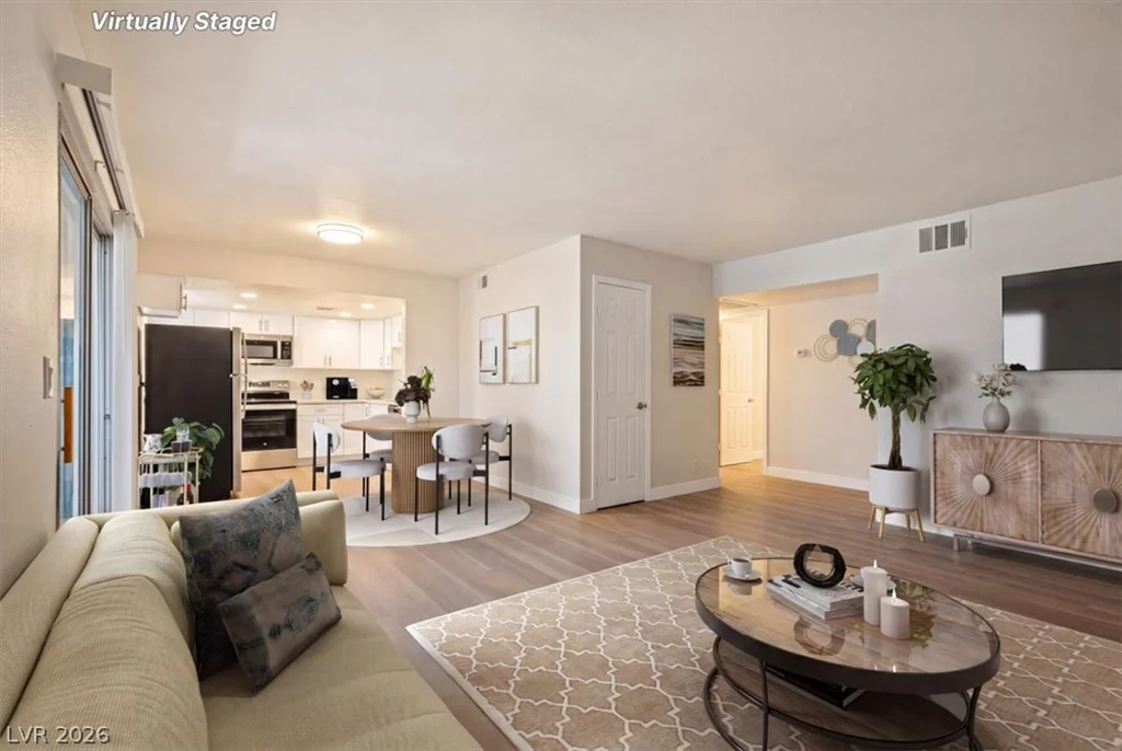 5278 River Glen, Las Vegas, NV 89103