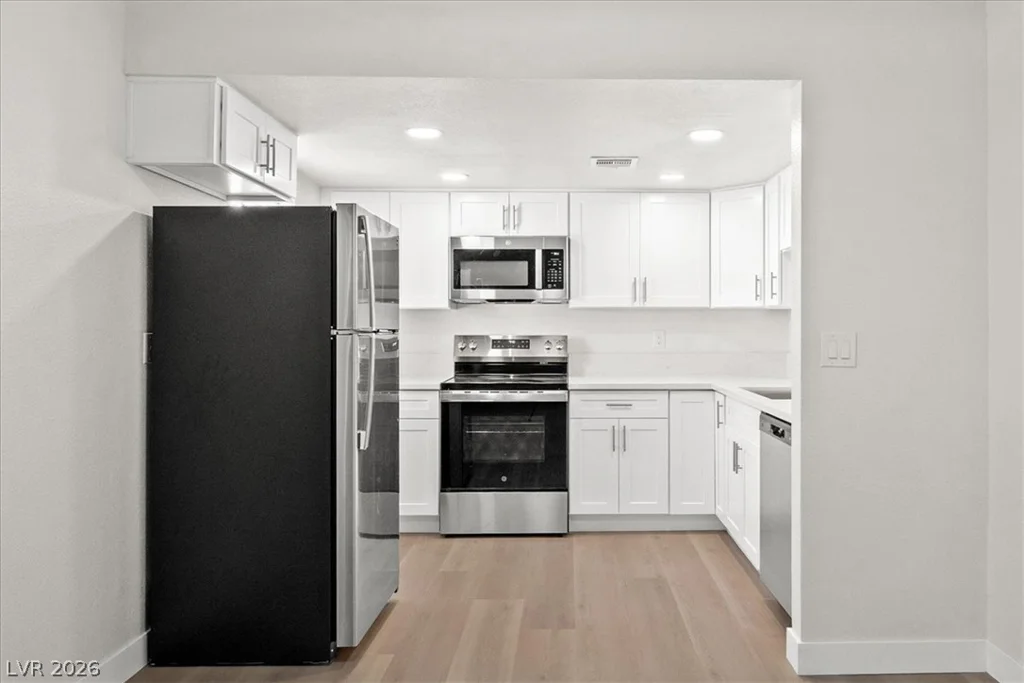 5278 River Glen, Las Vegas, NV 89103