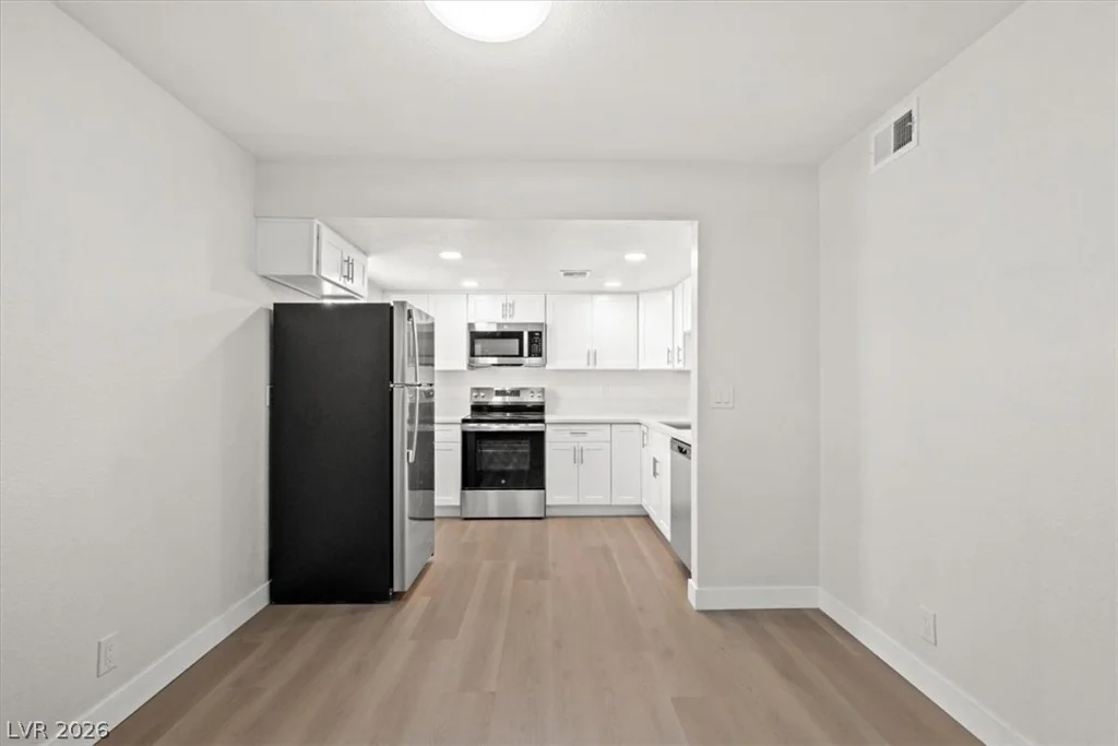 5278 River Glen, Las Vegas, NV 89103