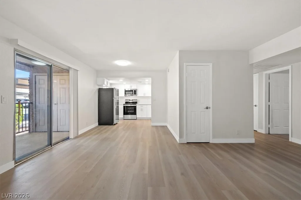 5278 River Glen, Las Vegas, NV 89103