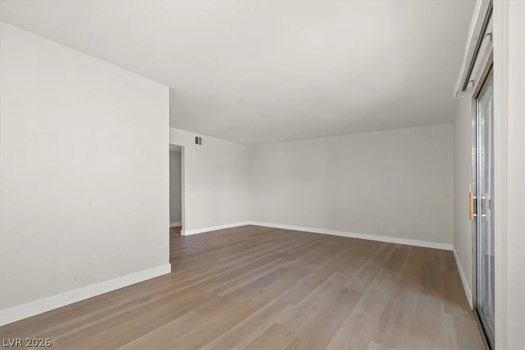 5278 River Glen, Las Vegas, NV 89103