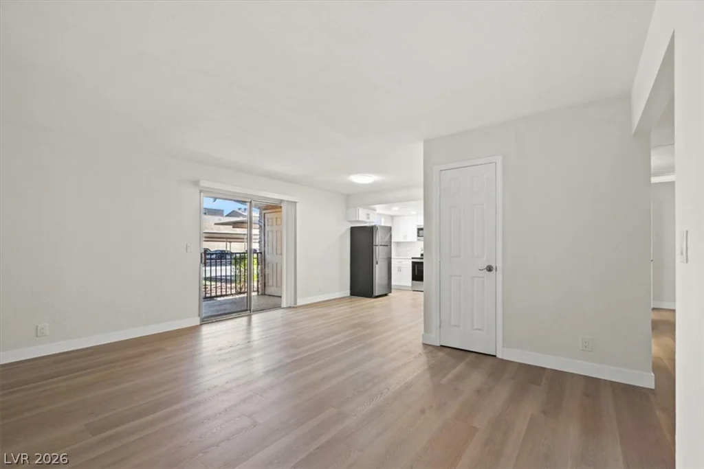 5278 River Glen, Las Vegas, NV 89103