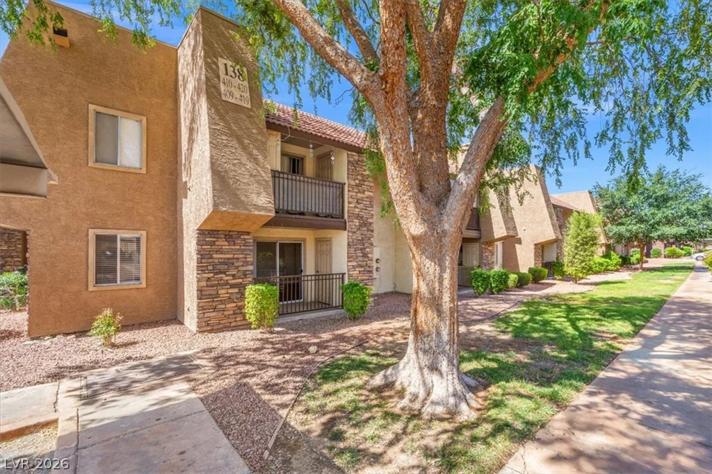 5278 River Glen, Las Vegas, NV 89103