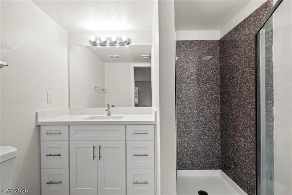 5278 River Glen, Las Vegas, NV 89103