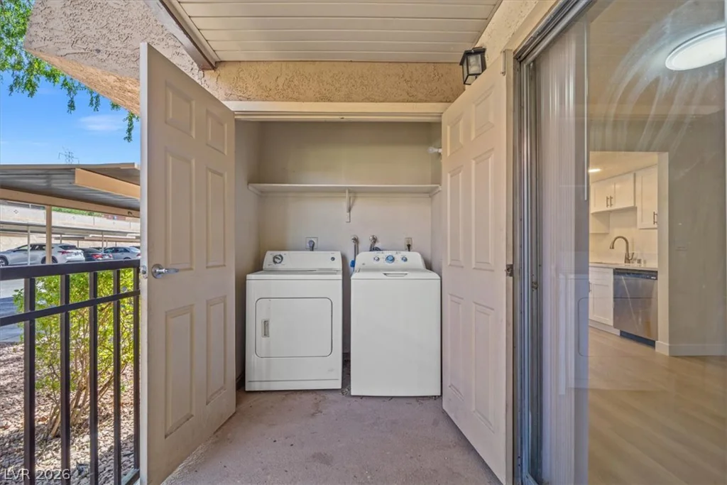 5278 River Glen, Las Vegas, NV 89103