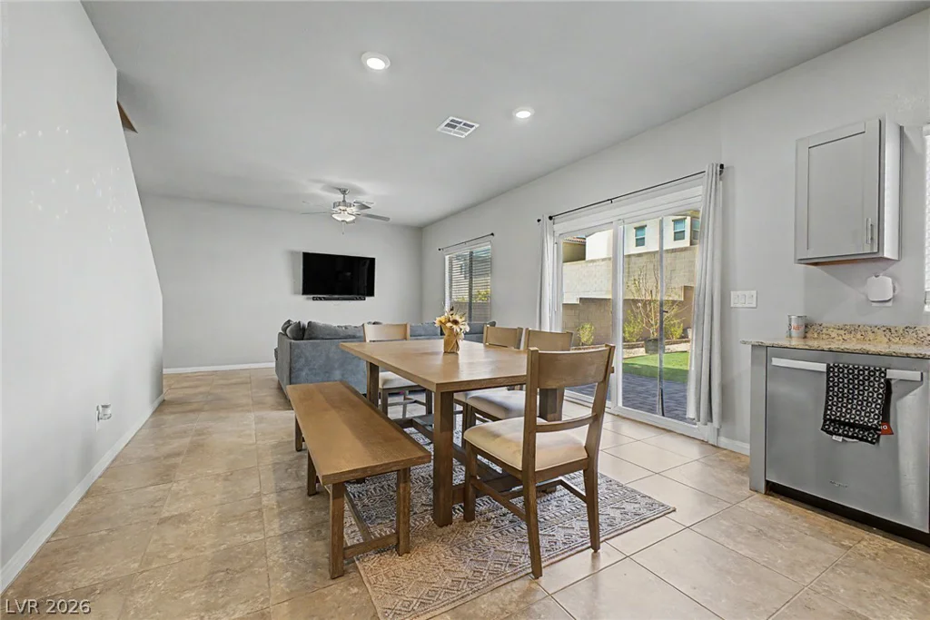 7933 Rachelis, North Las Vegas, NV 89084