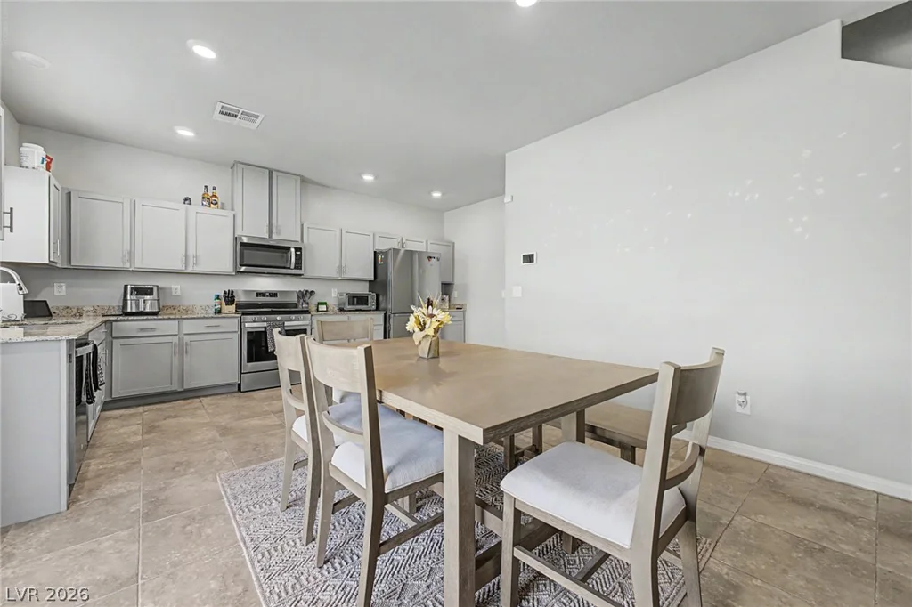 7933 Rachelis, North Las Vegas, NV 89084