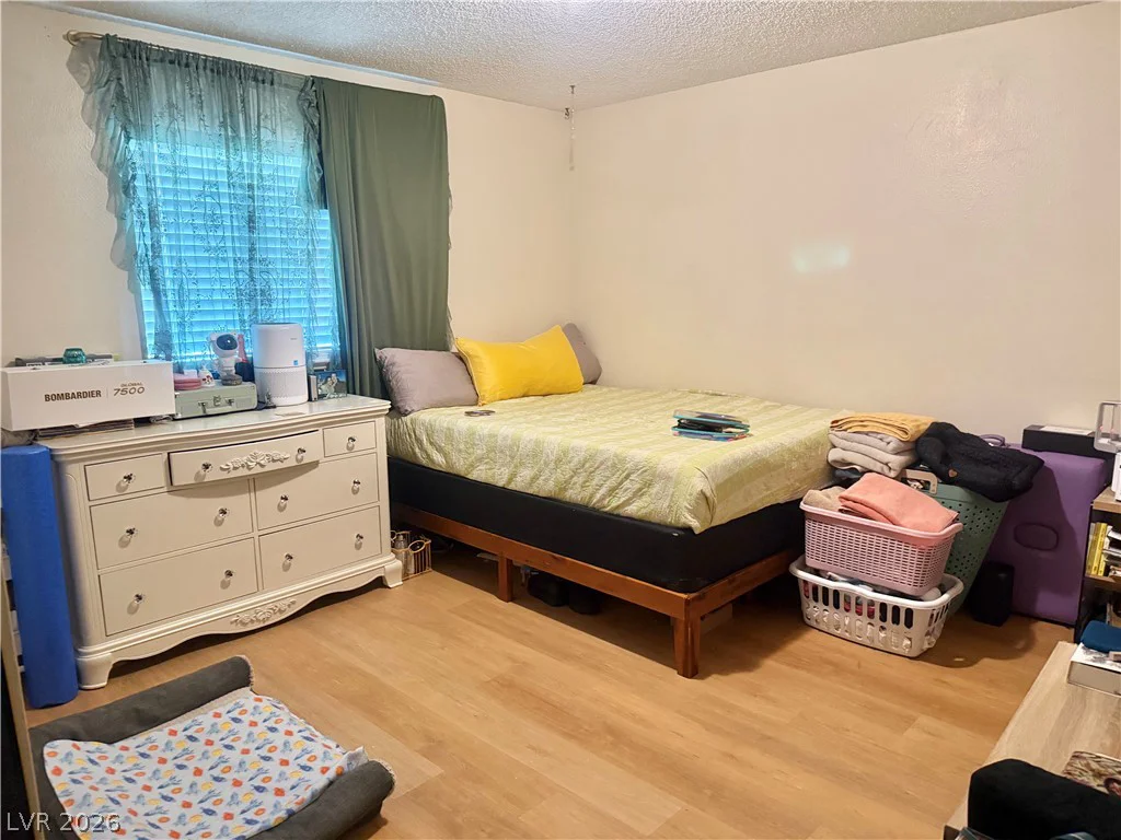 6461 Viking, Las Vegas, NV 89103
