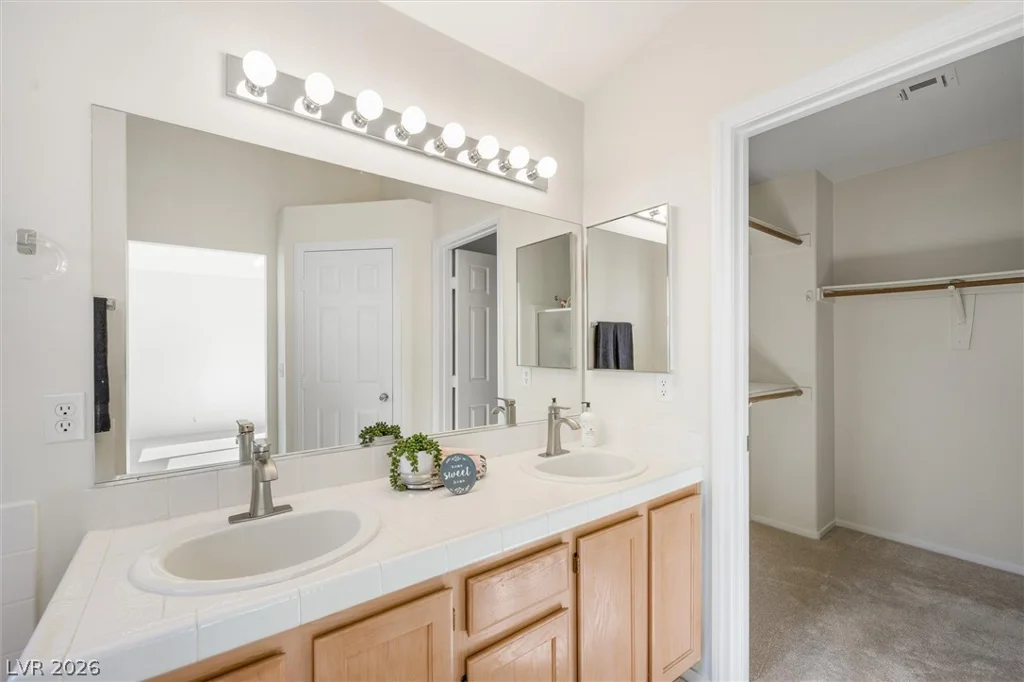 3952 Broad Meadow, Las Vegas, NV 89129