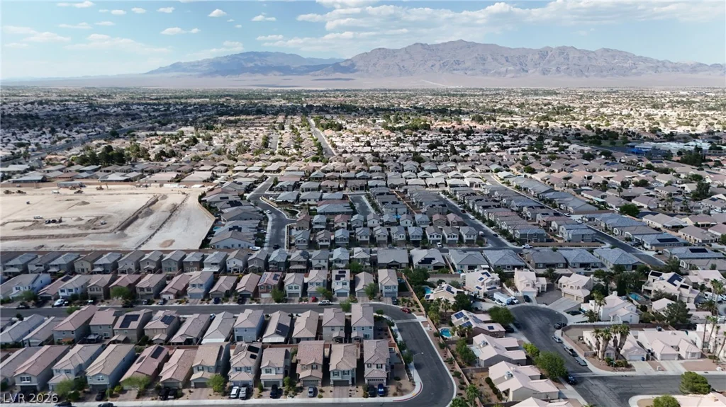 6466 Blue Ember, Las Vegas, NV 89130
