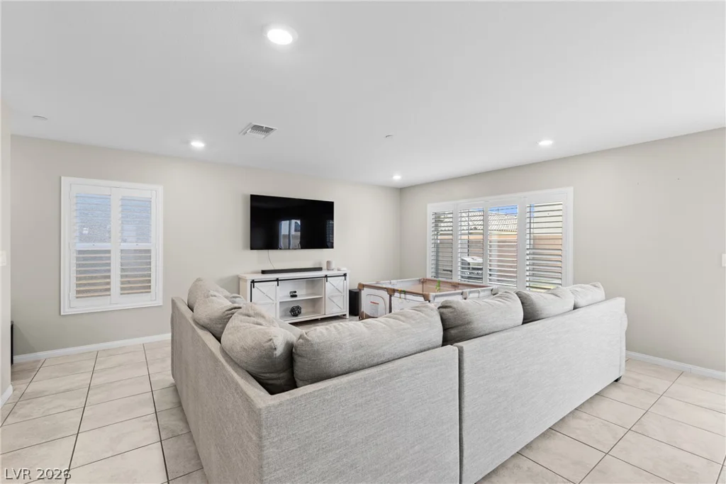 6466 Blue Ember, Las Vegas, NV 89130
