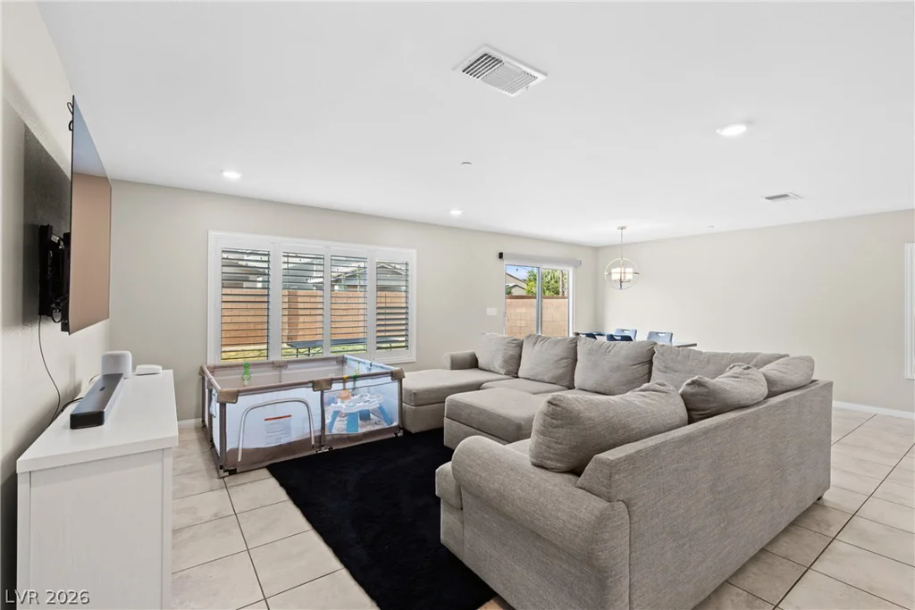 6466 Blue Ember, Las Vegas, NV 89130