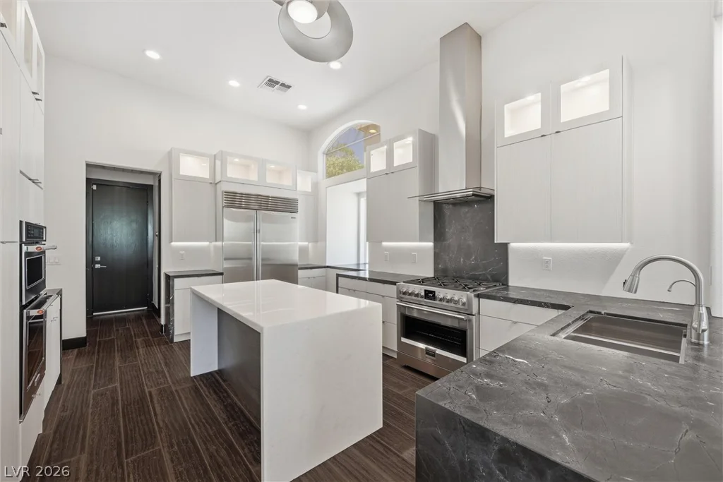 2204 Scarlet Rose, Las Vegas, NV 89134