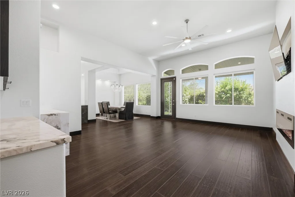 2204 Scarlet Rose, Las Vegas, NV 89134