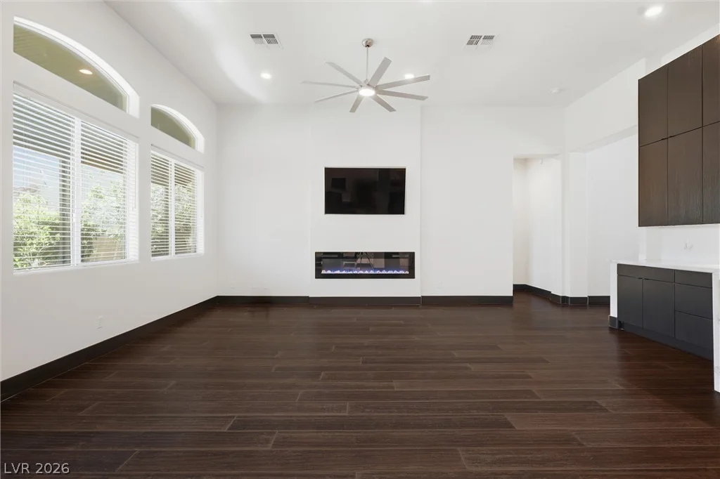 2204 Scarlet Rose, Las Vegas, NV 89134