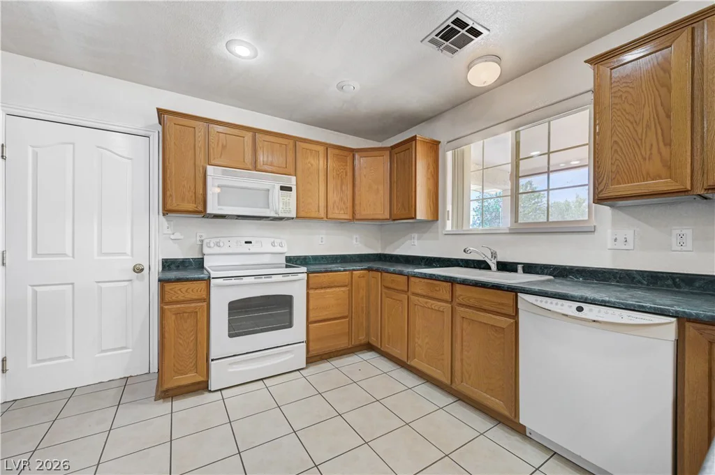 1272 Liston, Logandale, NV 89021