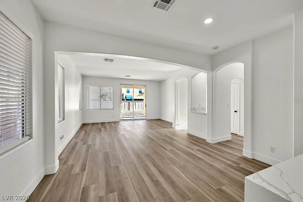 709 La Madre, North Las Vegas, NV 89081