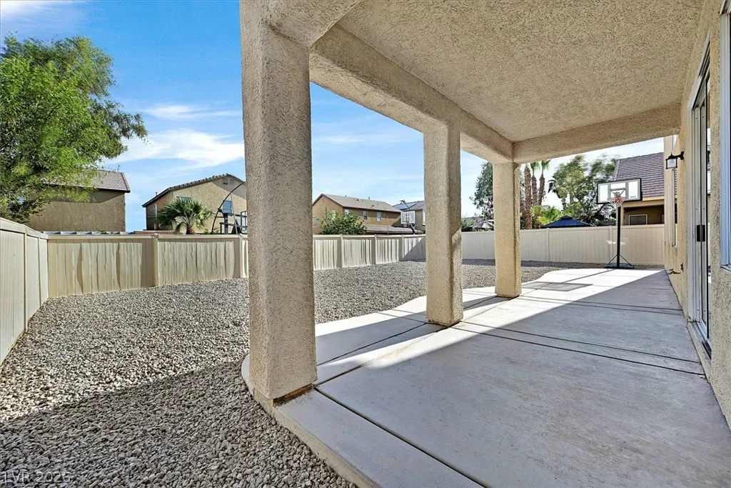 709 La Madre, North Las Vegas, NV 89081
