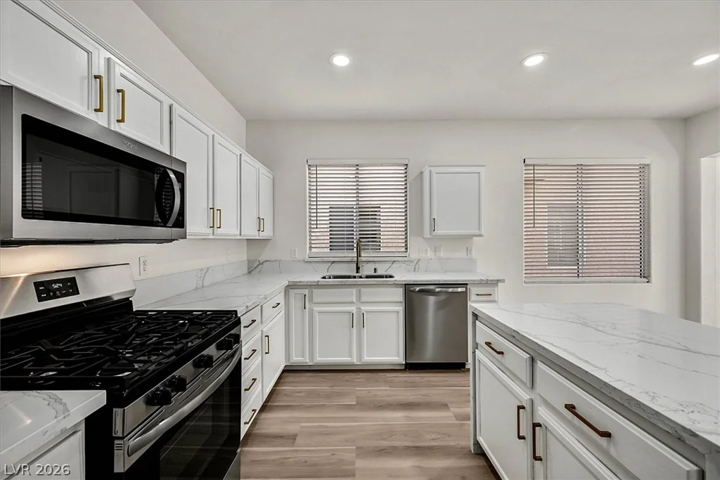 709 La Madre, North Las Vegas, NV 89081