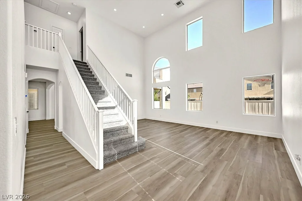 709 La Madre, North Las Vegas, NV 89081