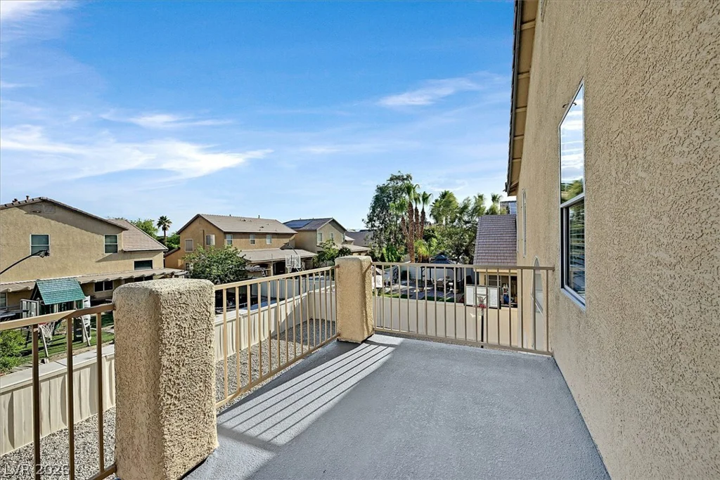 709 La Madre, North Las Vegas, NV 89081