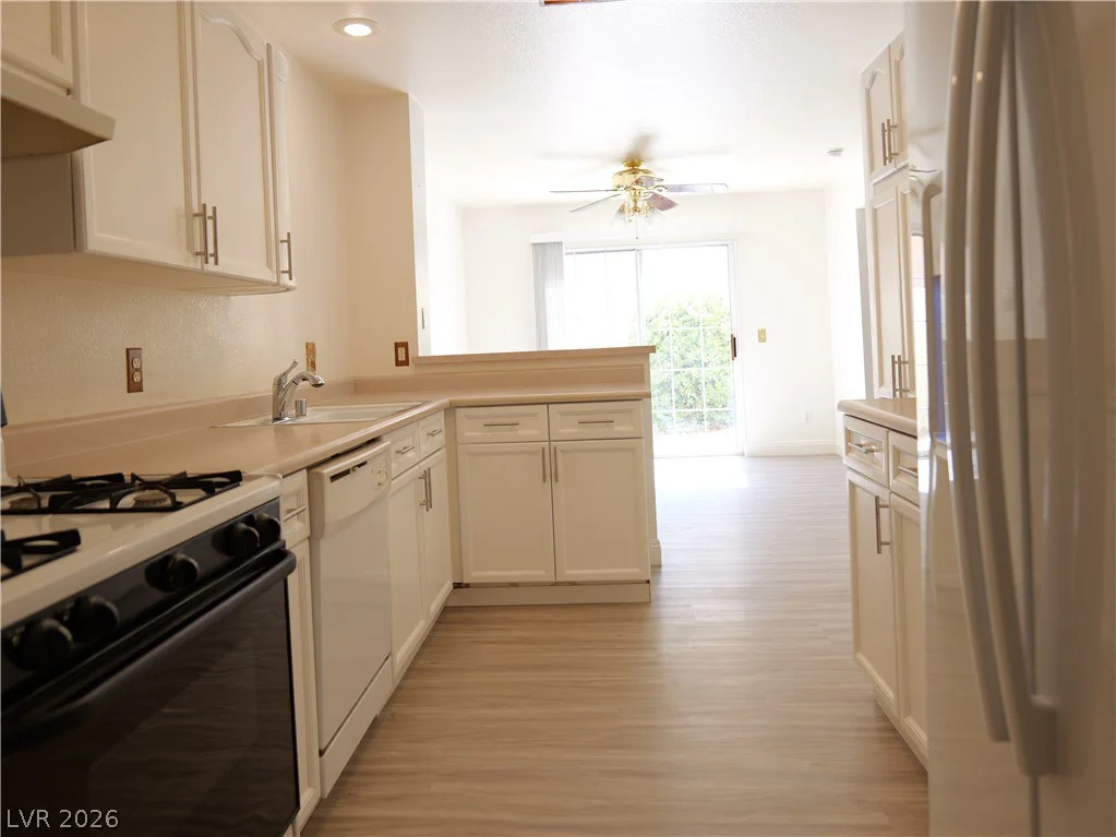 8464 Vast Horizon, Las Vegas, NV 89129