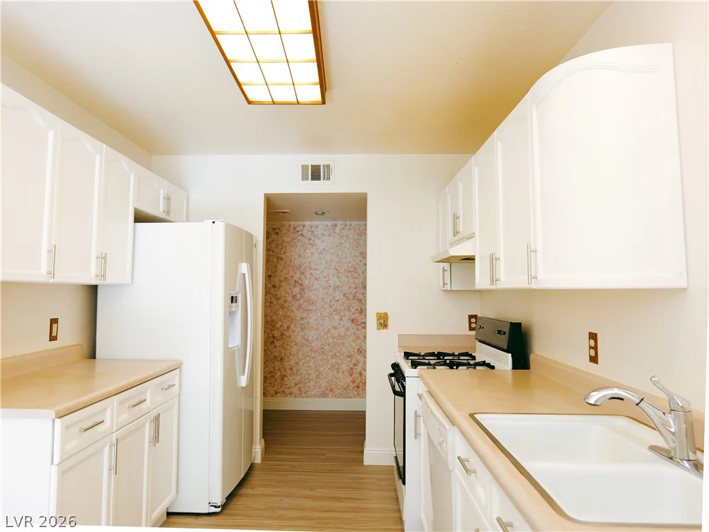 8464 Vast Horizon, Las Vegas, NV 89129