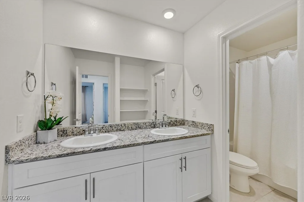 1842 Farah Falls, North Las Vegas, NV 89084