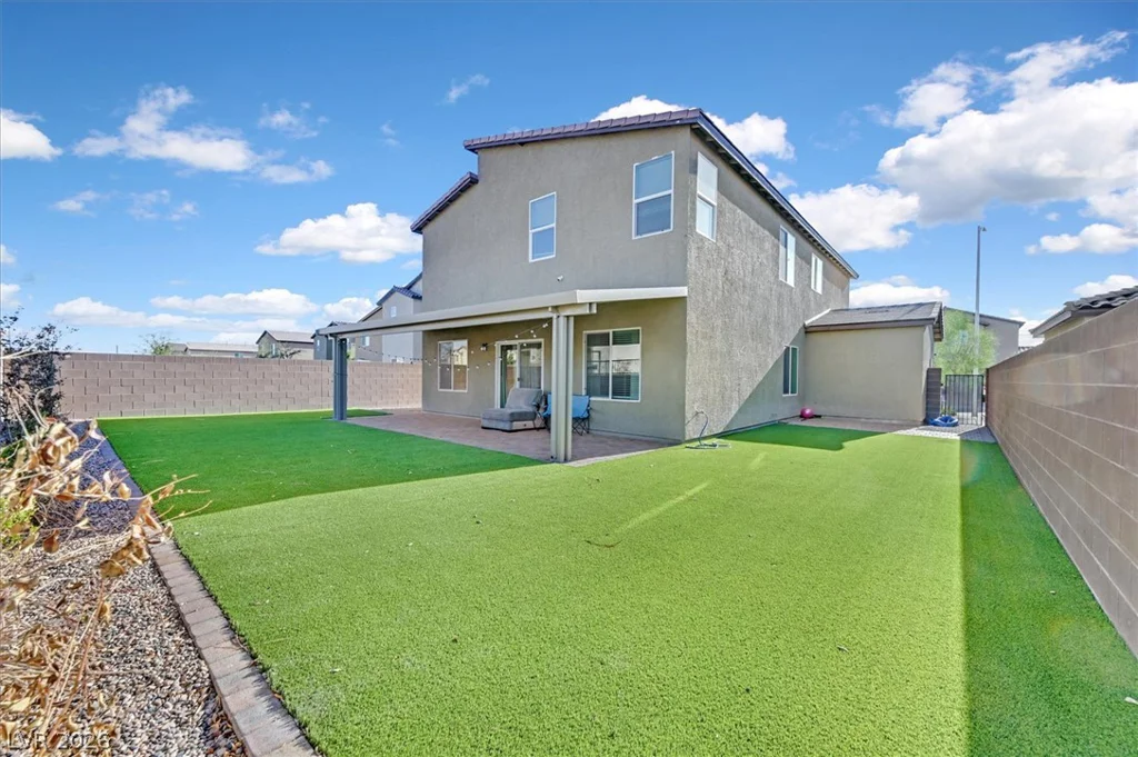 1842 Farah Falls, North Las Vegas, NV 89084