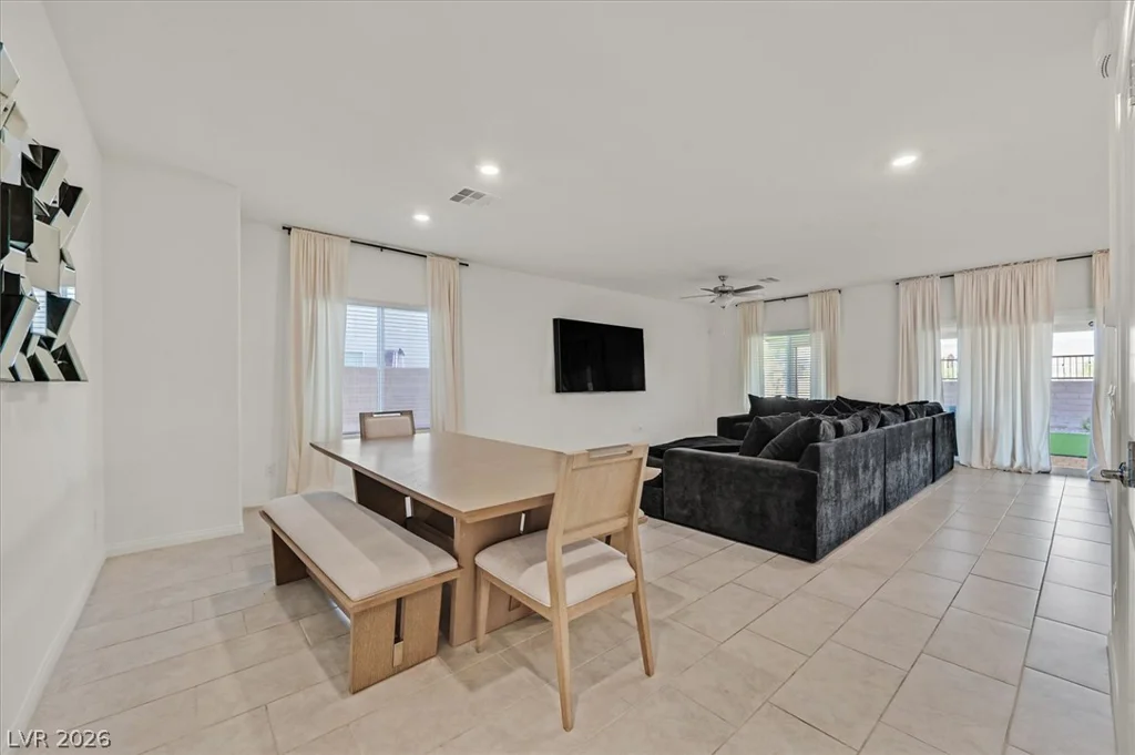 1842 Farah Falls, North Las Vegas, NV 89084