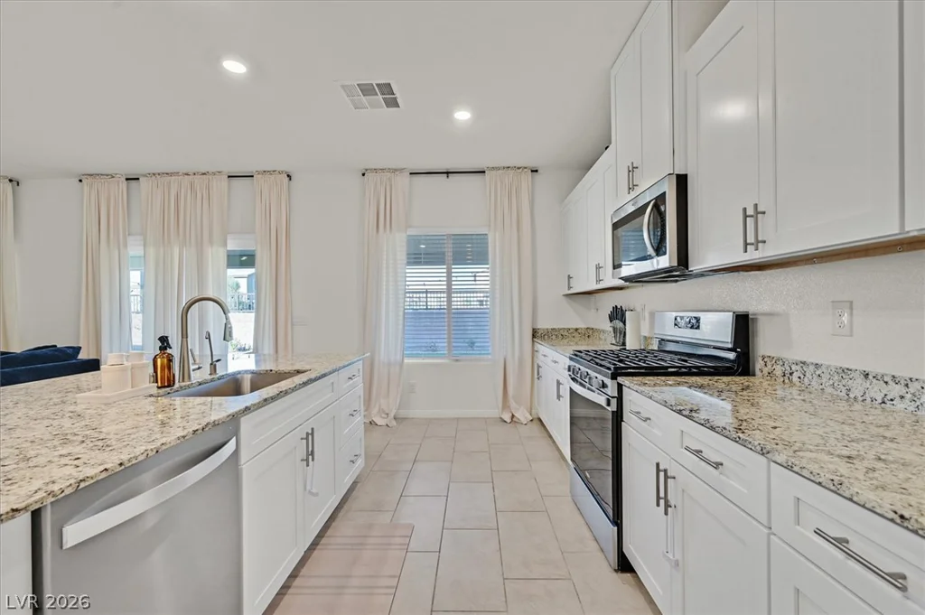 1842 Farah Falls, North Las Vegas, NV 89084