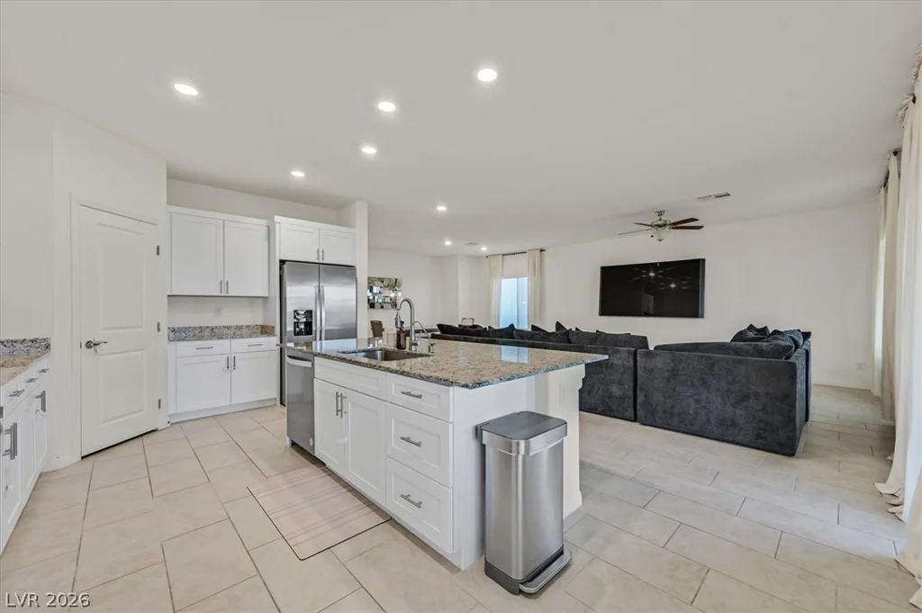 1842 Farah Falls, North Las Vegas, NV 89084