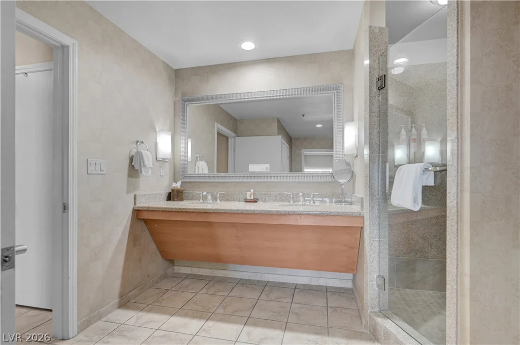 211 Flamingo, Las Vegas, NV 89169