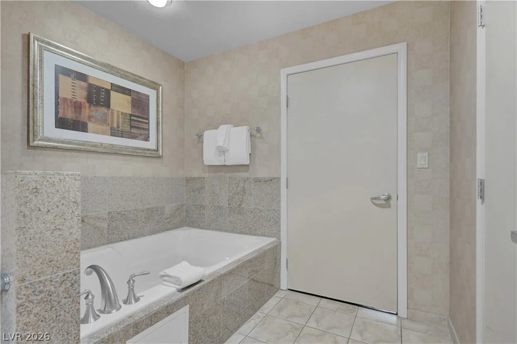 211 Flamingo, Las Vegas, NV 89169