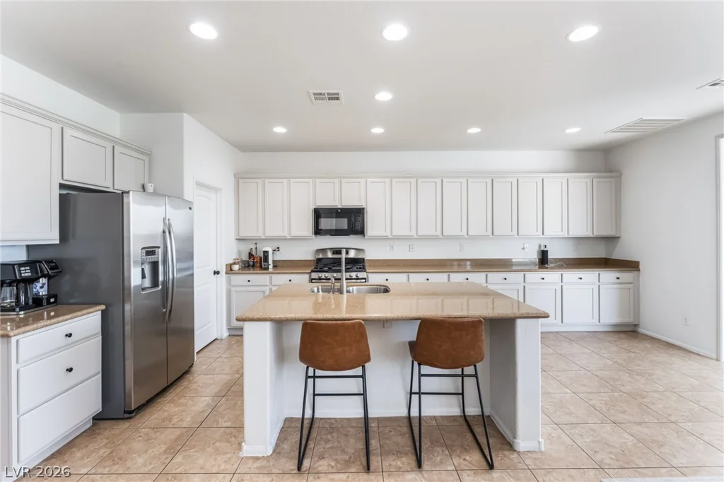 7042 Chestnut Valley, Las Vegas, NV 89166