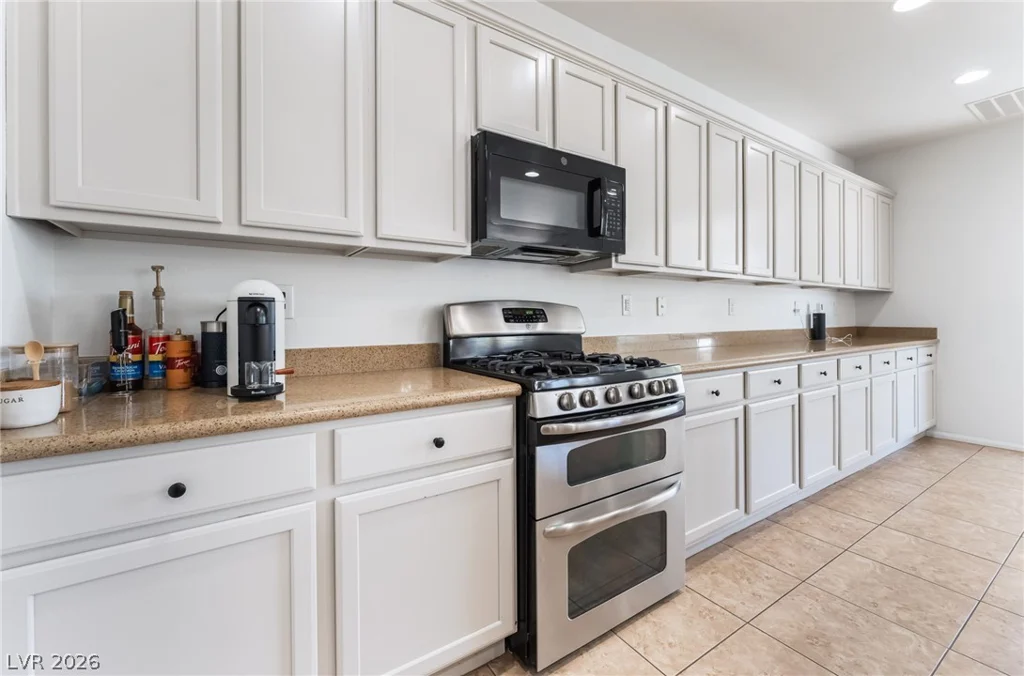 7042 Chestnut Valley, Las Vegas, NV 89166