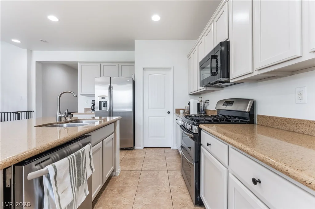 7042 Chestnut Valley, Las Vegas, NV 89166