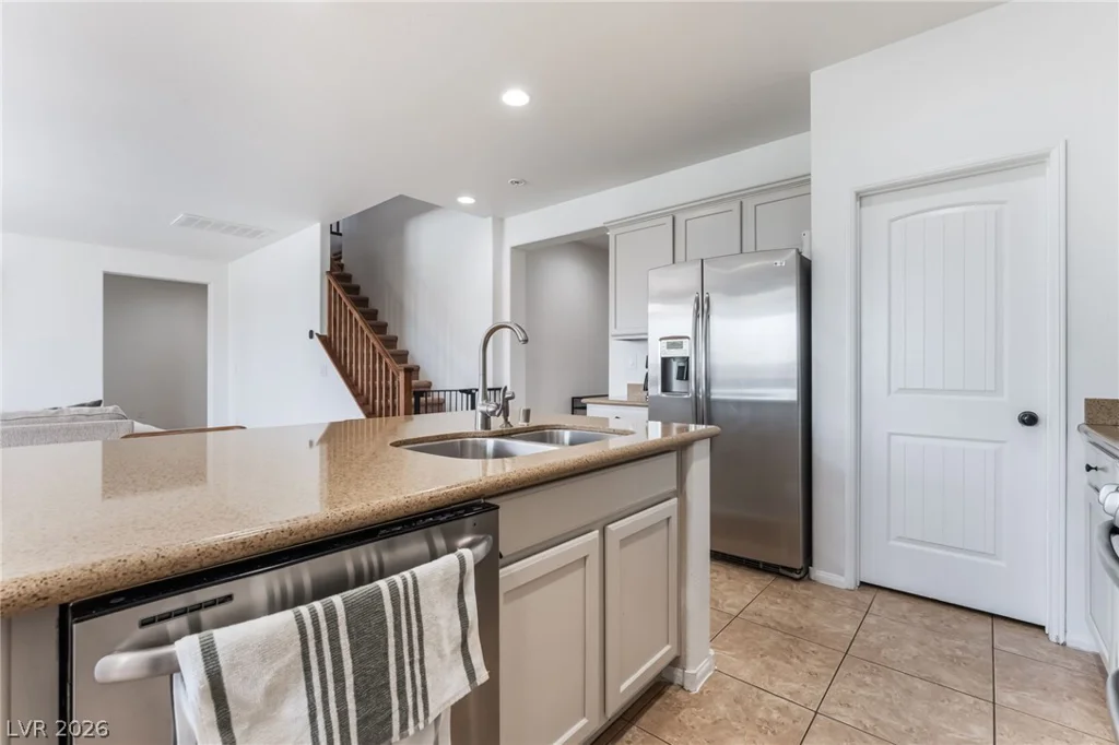 7042 Chestnut Valley, Las Vegas, NV 89166