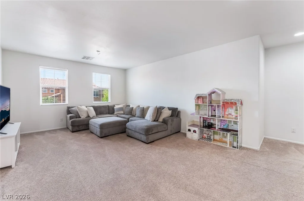 7042 Chestnut Valley, Las Vegas, NV 89166