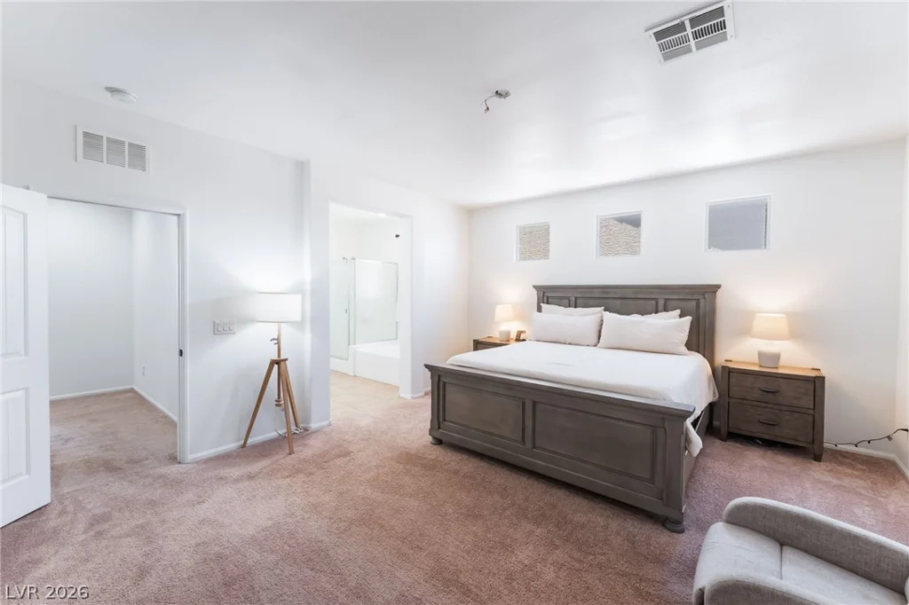 7042 Chestnut Valley, Las Vegas, NV 89166