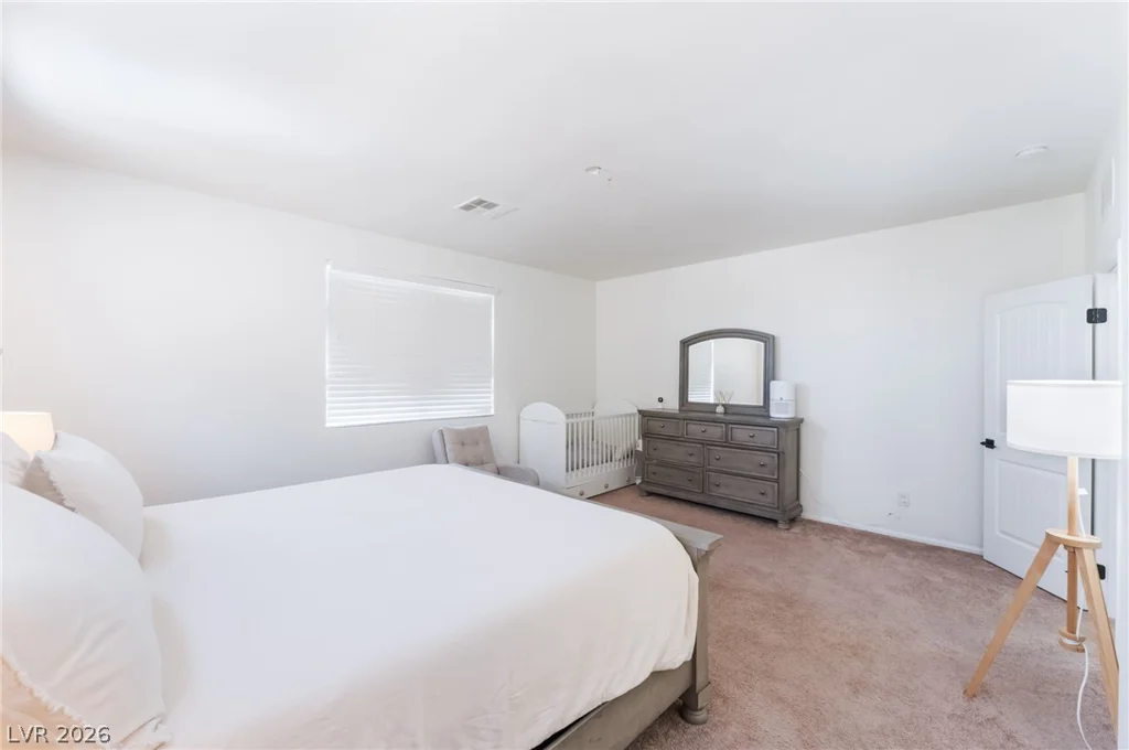 7042 Chestnut Valley, Las Vegas, NV 89166