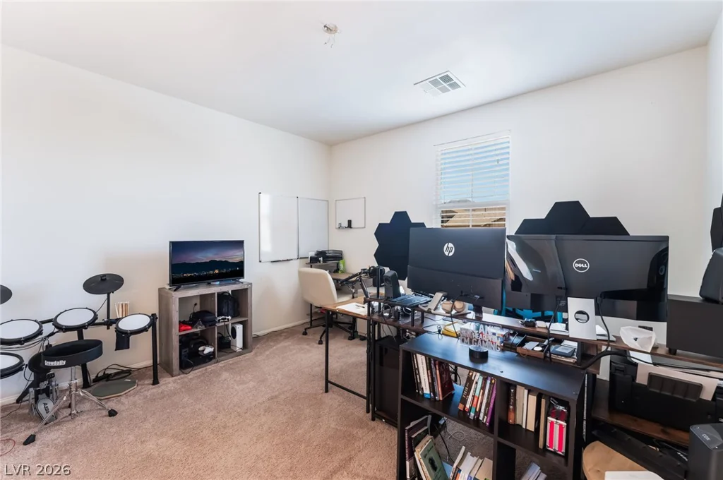 7042 Chestnut Valley, Las Vegas, NV 89166