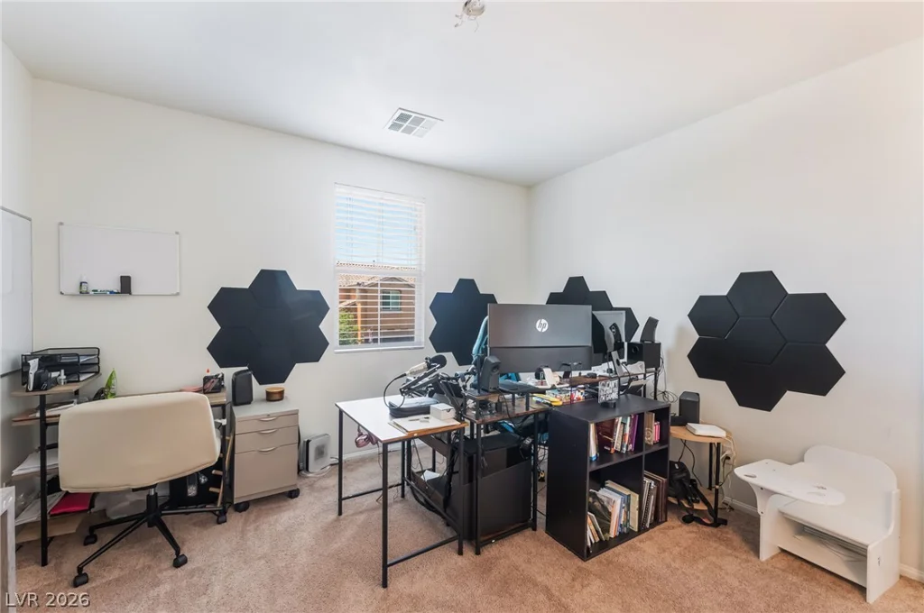 7042 Chestnut Valley, Las Vegas, NV 89166