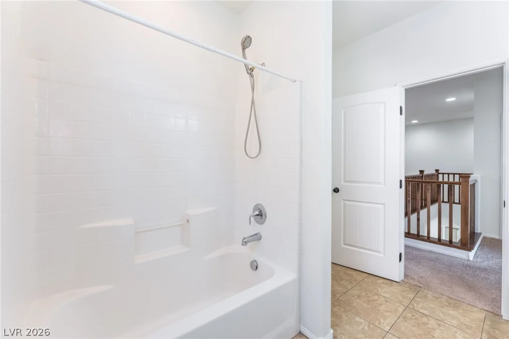 7042 Chestnut Valley, Las Vegas, NV 89166